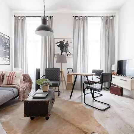 Two-bedroom Next To Music Academy Boedapest