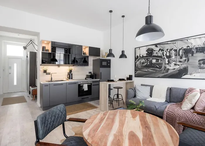 Two-bedroom Next To Music Academy Boedapest