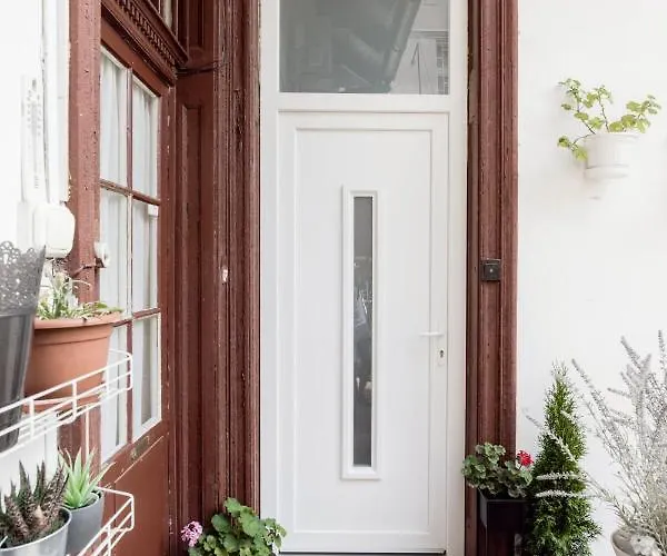 Two-bedroom Next To Music Academy