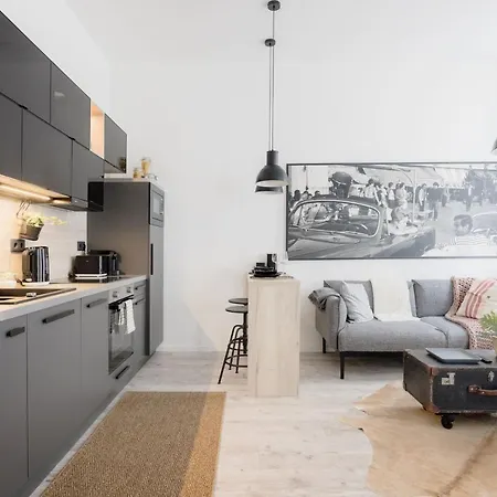 Appartamento Two-bedroom Next To Music Academy