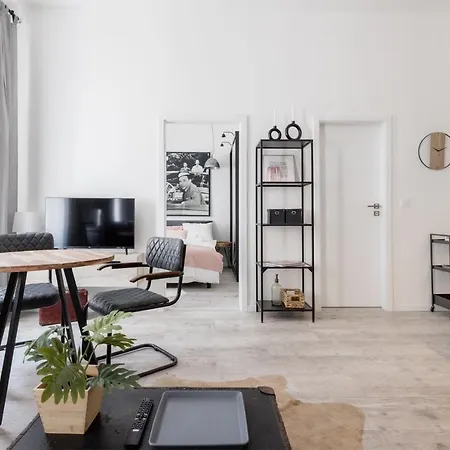 Lejlighed Two-bedroom Next To Music Academy *