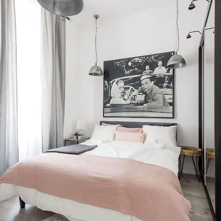 Lejlighed Two-bedroom Next To Music Academy *