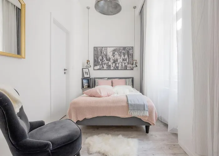 Apartment Two-bedroom Next To Music Academy