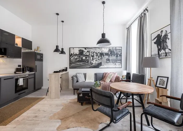 Apartment Two-bedroom Next To Music Academy *