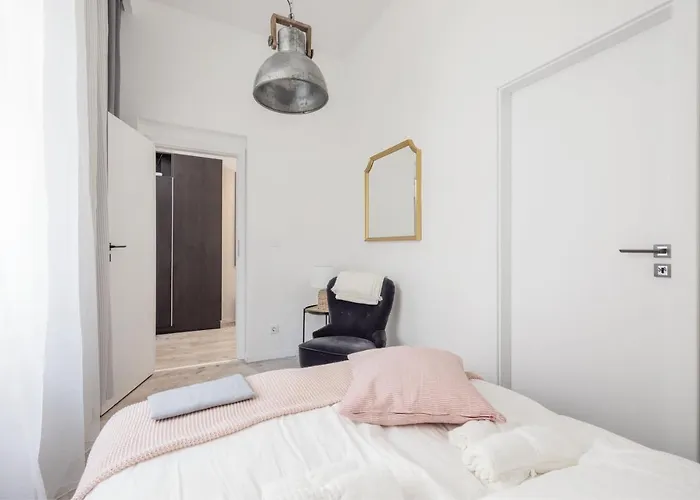 Two-bedroom Next To Music Academy