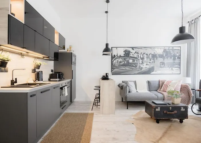 Apartment Two-bedroom Next To Music Academy