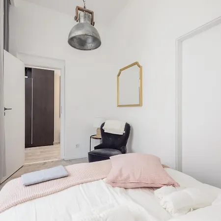 Two-bedroom Next To Music Academy